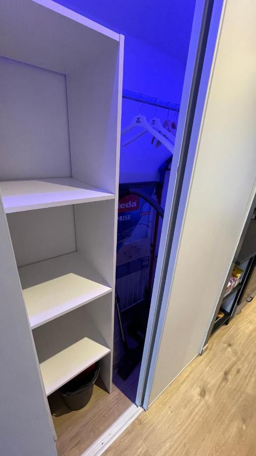 Bienvenue Chez Vous "Appartement Classe 2 Etoiles En Rdc Avec Espace Exterieur Et Parking" 多勒 外观 照片