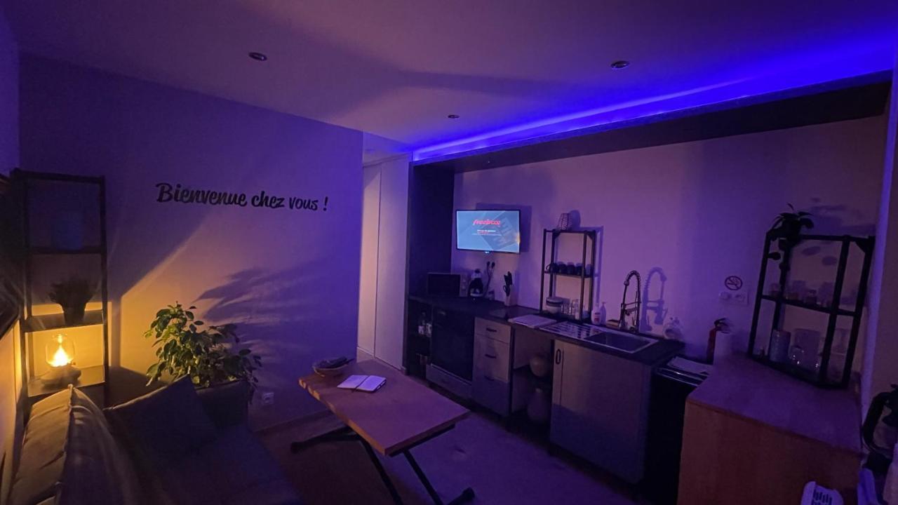 Bienvenue Chez Vous "Appartement Classe 2 Etoiles En Rdc Avec Espace Exterieur Et Parking" 多勒 外观 照片