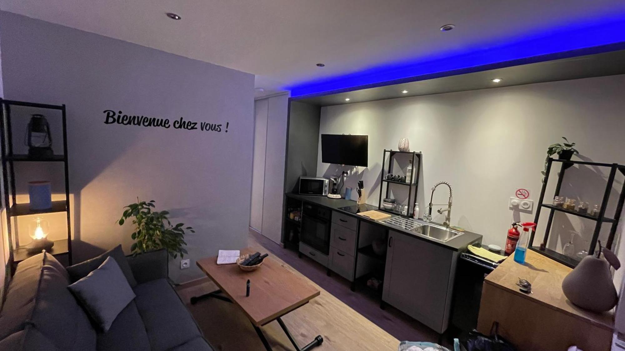 Bienvenue Chez Vous "Appartement Classe 2 Etoiles En Rdc Avec Espace Exterieur Et Parking" 多勒 外观 照片